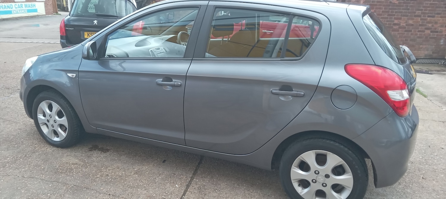 Used Hyundai i20 2009 for sale - 78038870: Photo 4