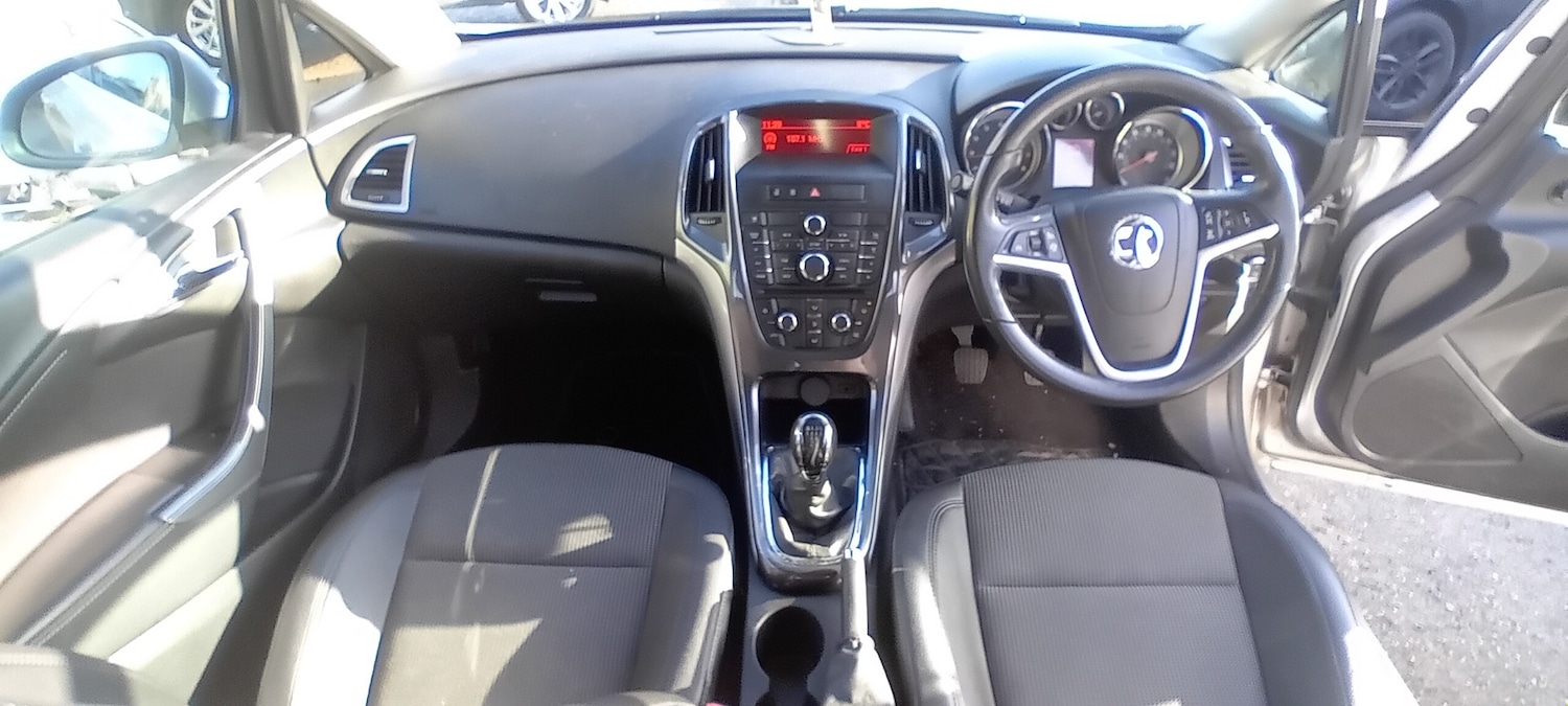 Used Vauxhall Astra 2013 for sale - 77245555: Photo 12