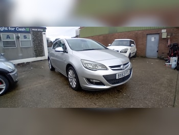 Used Vauxhall Astra 2013 for sale - 77245555: Photo
