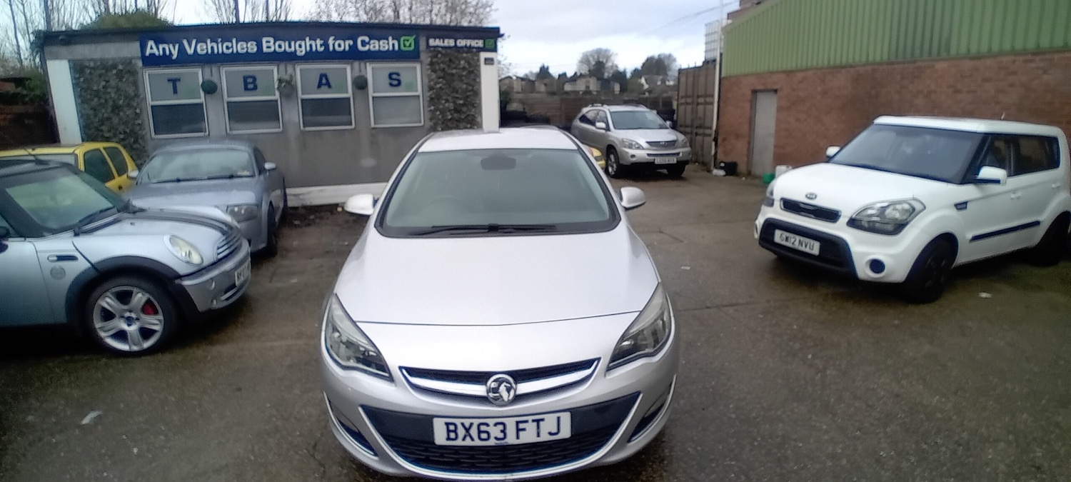 Used Vauxhall Astra 2013 for sale - 77245555: Photo 3