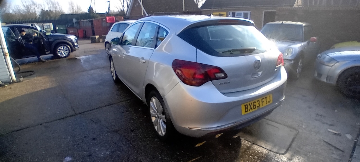Used Vauxhall Astra 2013 for sale - 77245555: Photo 6
