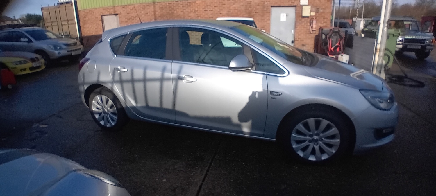 Used Vauxhall Astra 2013 for sale - 77245555: Photo 9