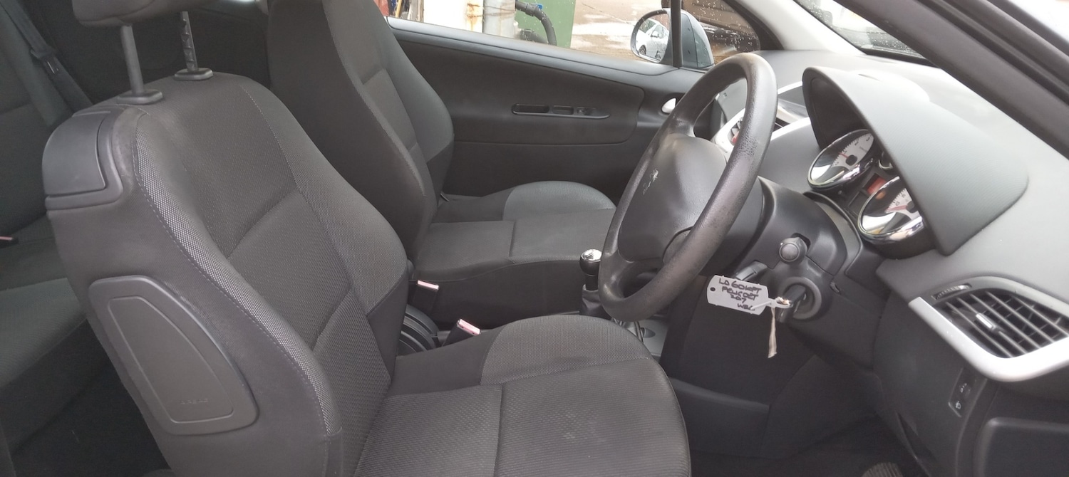 Used Peugeot 207 2010 for sale - 78038795: Photo 11