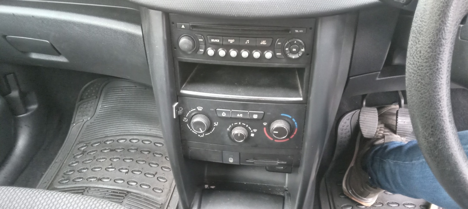 Used Peugeot 207 2010 for sale - 78038795: Photo 16