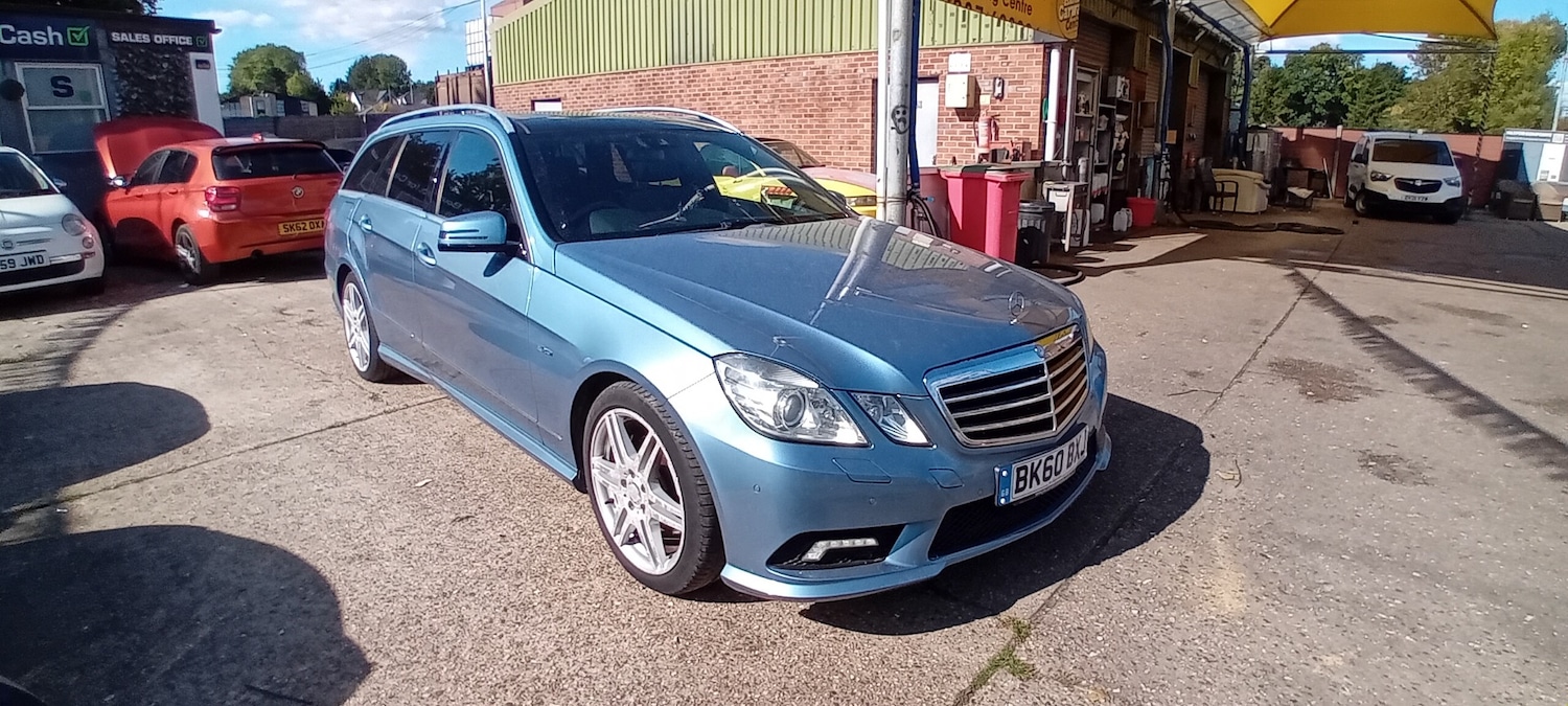 Used Mercedes-Benz E-Class 2010 for sale - 76047647: Photo 1