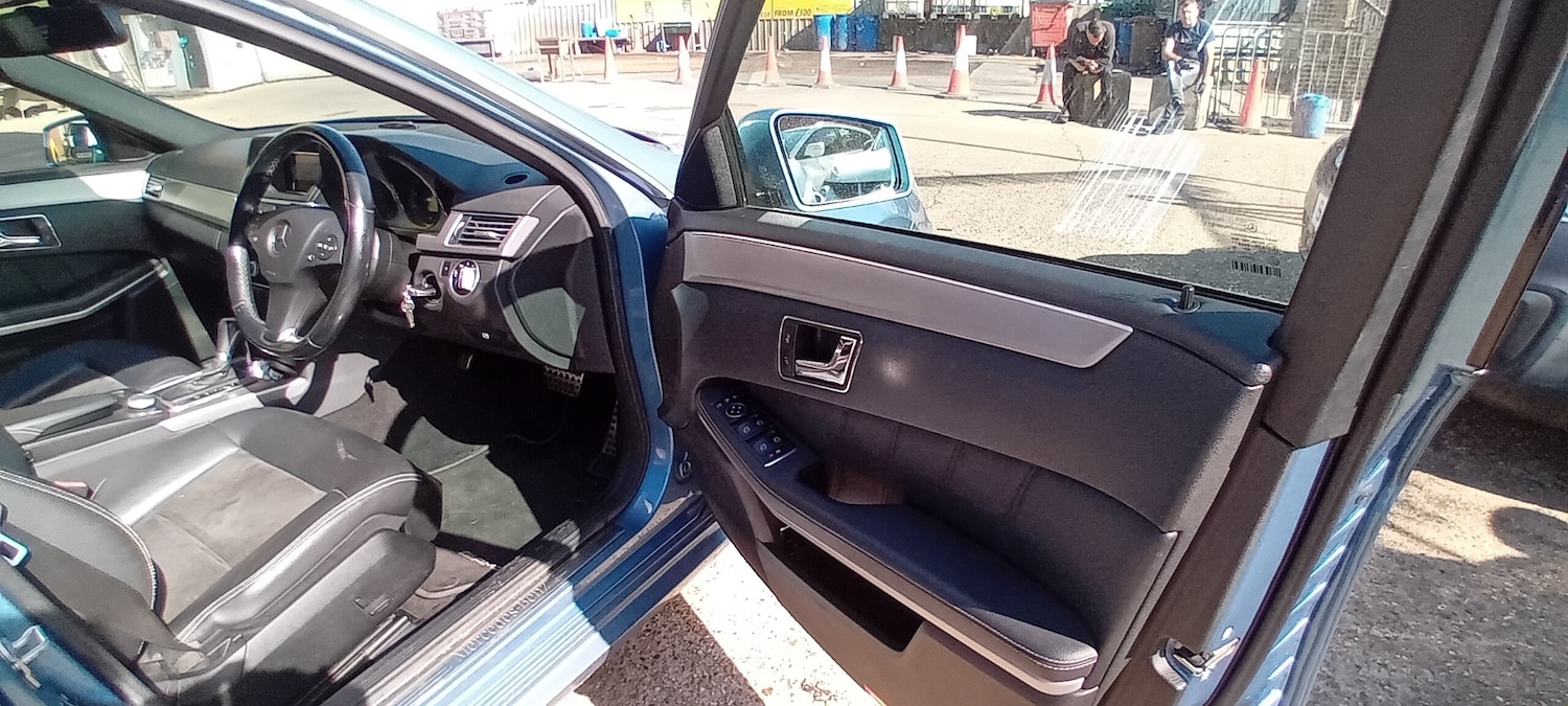 Used Mercedes-Benz E-Class 2010 for sale - 76047647: Photo 10
