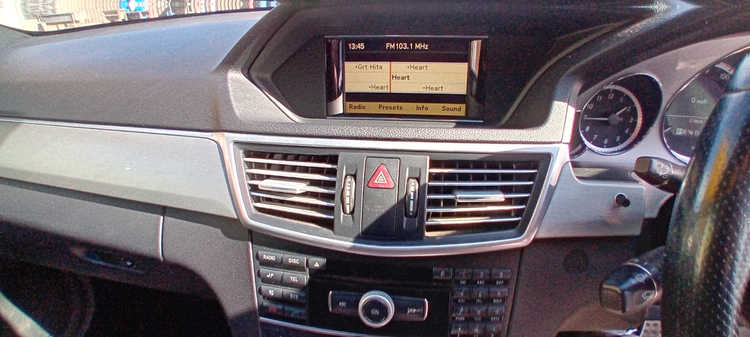 Used Mercedes-Benz E-Class 2010 for sale - 76047647: Photo 20
