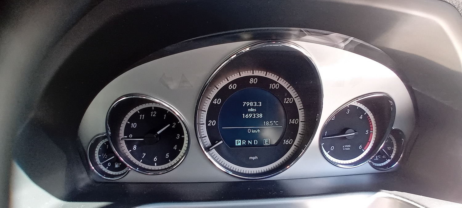 Used Mercedes-Benz E-Class 2010 for sale - 76047647: Photo 22
