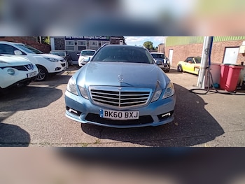 Used Mercedes-Benz E-Class 2010 for sale - 76047647: Photo 2