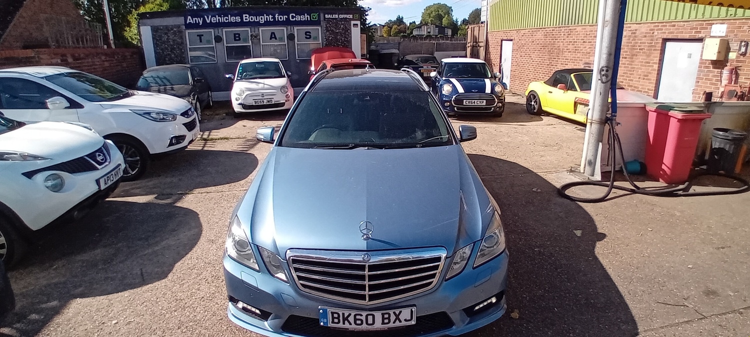 Used Mercedes-Benz E-Class 2010 for sale - 76047647: Photo 3