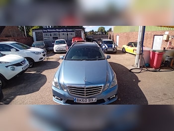 Used Mercedes-Benz E-Class 2010 for sale - 76047647: Photo 3