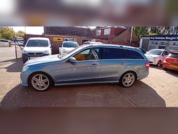 Used Mercedes-Benz E-Class 2010 for sale - 76047647: Photo 4