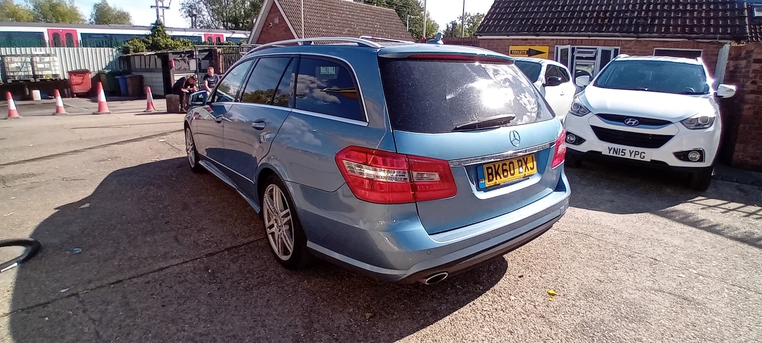 Used Mercedes-Benz E-Class 2010 for sale - 76047647: Photo 5