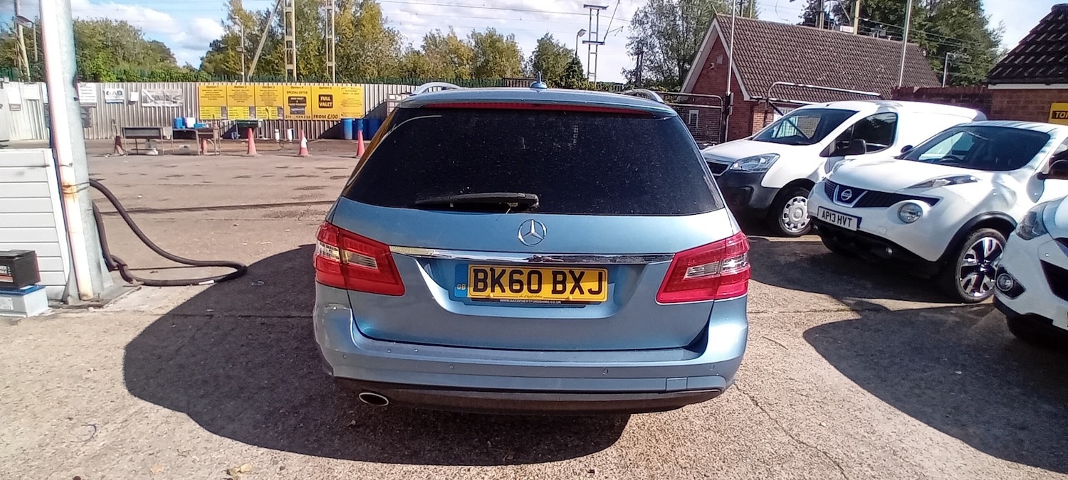 Used Mercedes-Benz E-Class 2010 for sale - 76047647: Photo 6