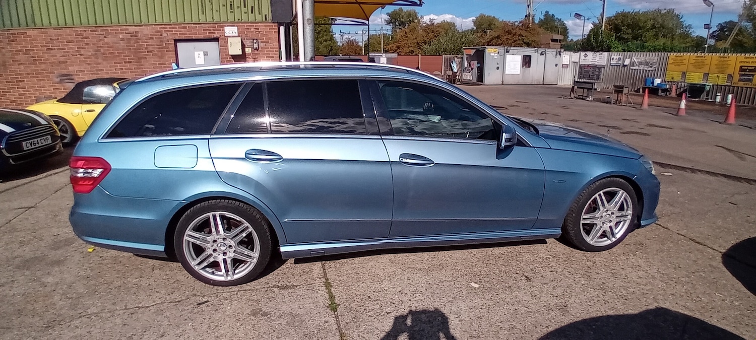 Used Mercedes-Benz E-Class 2010 for sale - 76047647: Photo 9