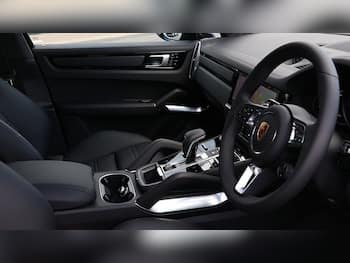 Used Porsche Cayenne 2019 for sale - 79843105: Photo