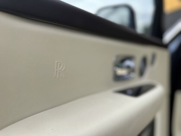 Used Rolls-Royce Cullinan 2019 for sale - 75653954: Photo 25