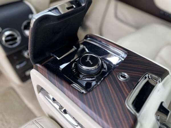 Used Rolls-Royce Cullinan 2019 for sale - 75653954: Photo 32