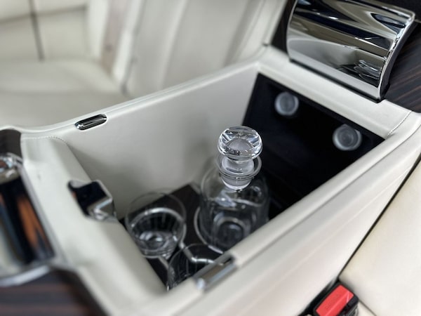 Used Rolls-Royce Cullinan 2019 for sale - 75653954: Photo 33