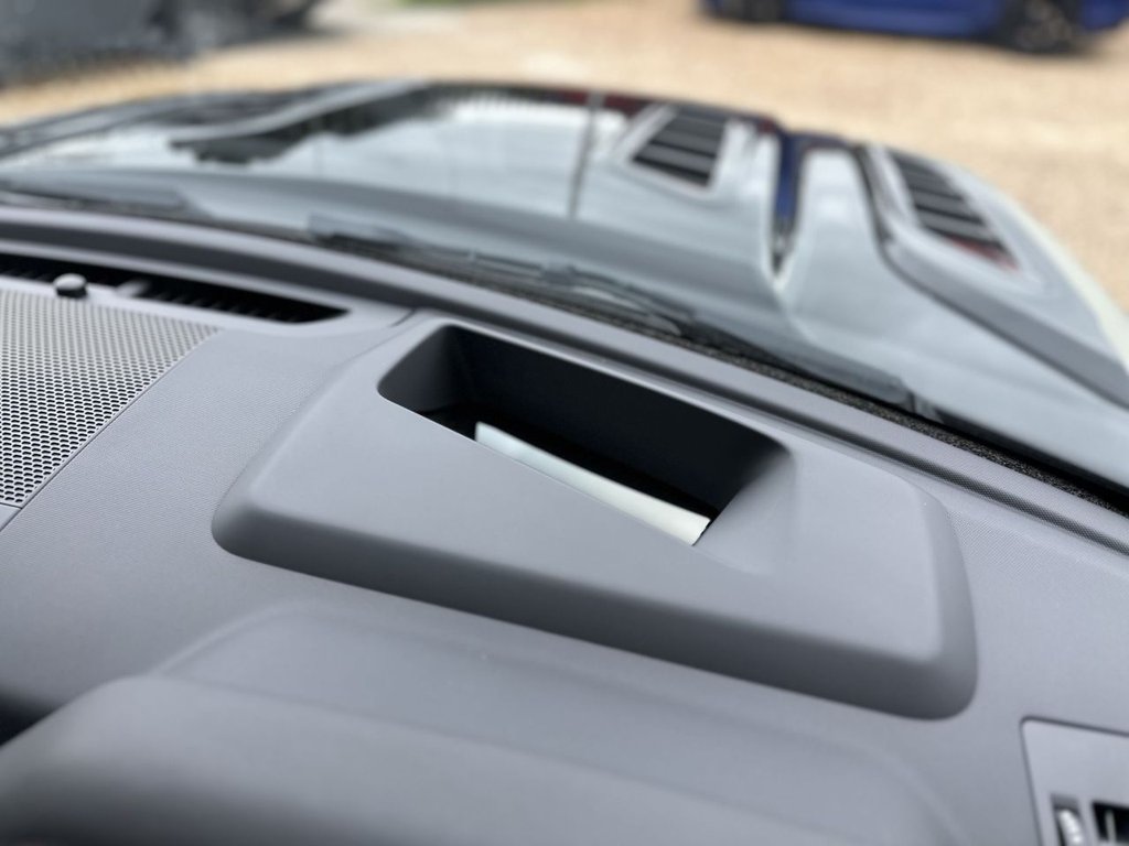 Used Land Rover Defender 2023 for sale - 78162502: Photo 11