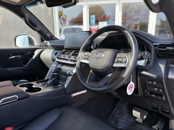Used Toyota Landcruiser 2024 for sale - 74257771: Photo 18