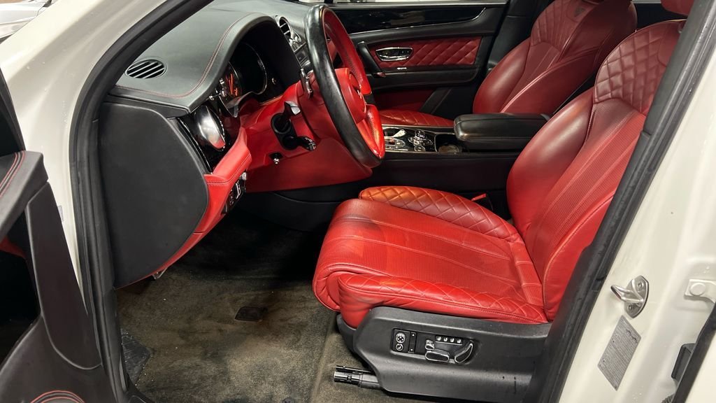 Used Bentley Bentayga 2018 for sale - 78162519: Photo 6