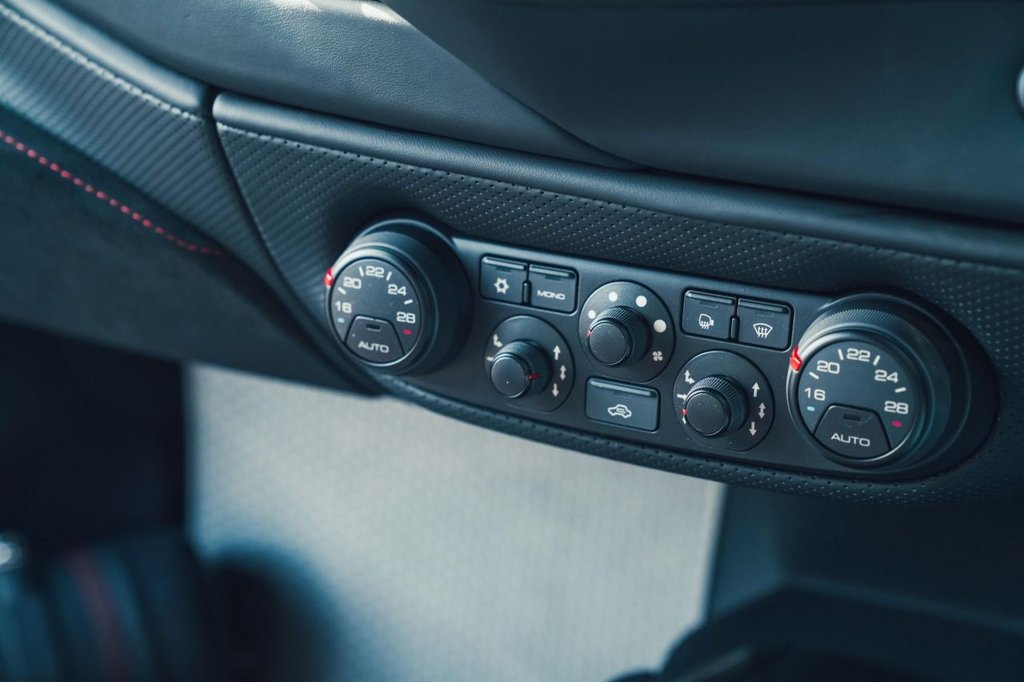 Used Ferrari 488 Pista 2019 for sale - 78167555: Photo 29