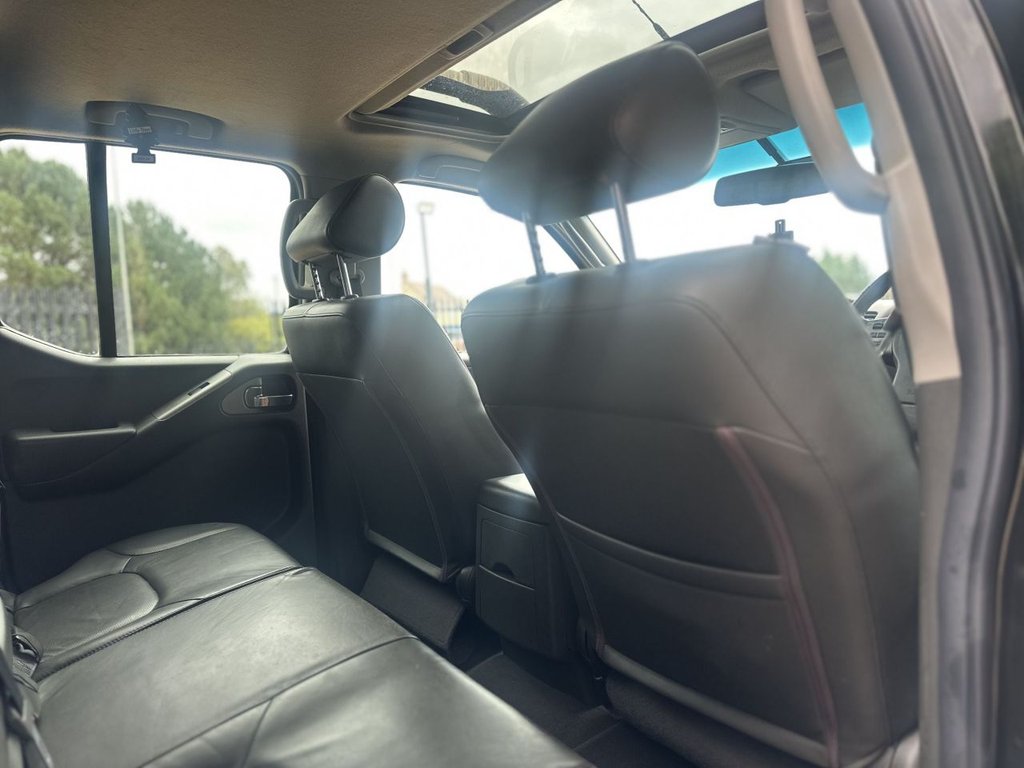 Used Nissan Navara 2010 for sale - 77188008: Photo 19