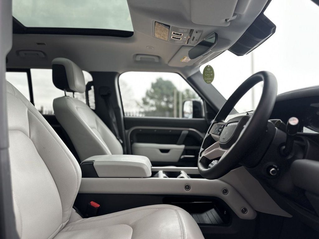 Used Land Rover Defender 2025 for sale - 77161837: Photo 12
