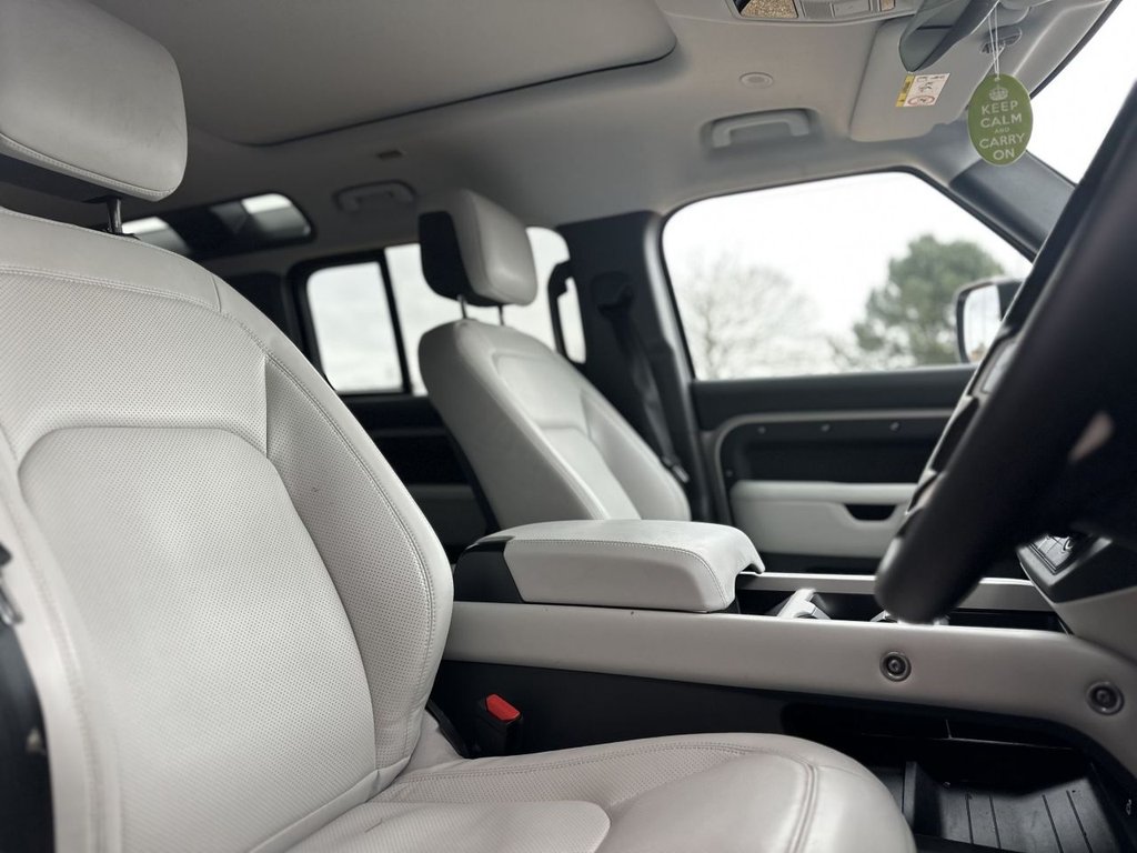 Used Land Rover Defender 2025 for sale - 77161837: Photo 15