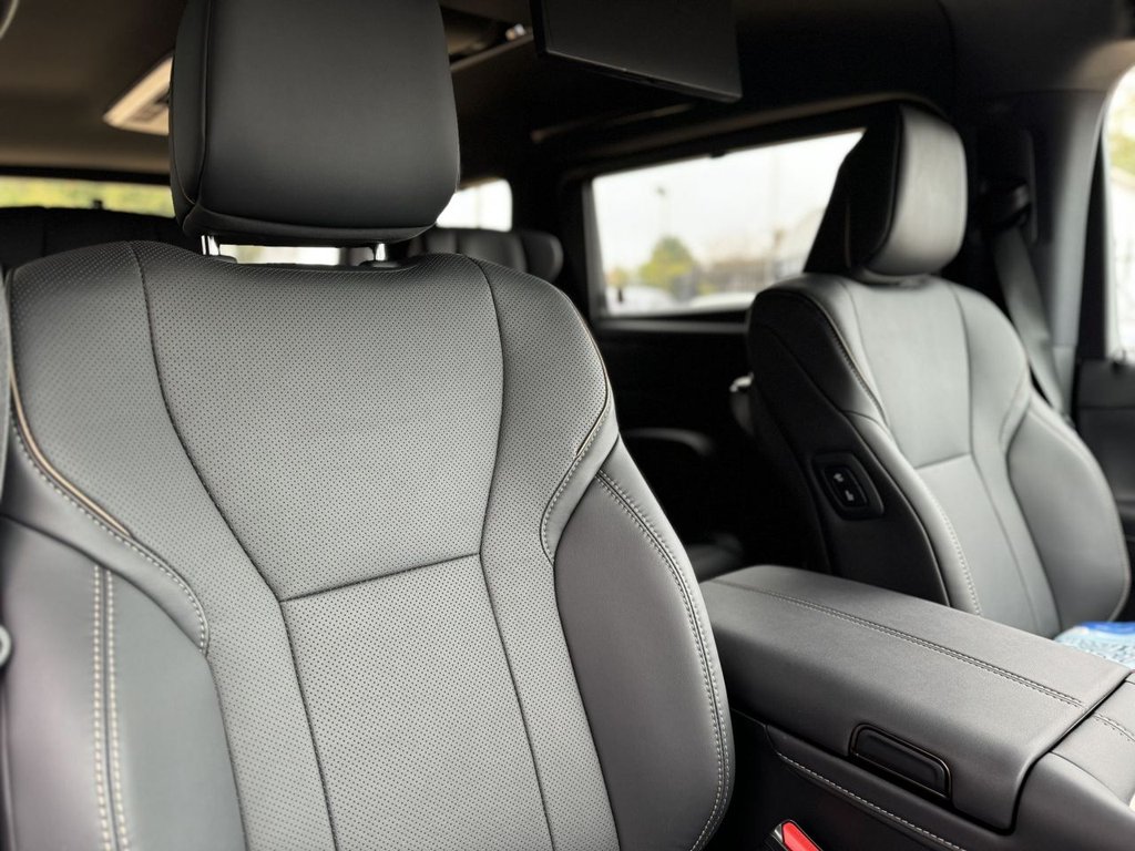 Used Toyota Alphard 2024 for sale - 78162425: Photo 11