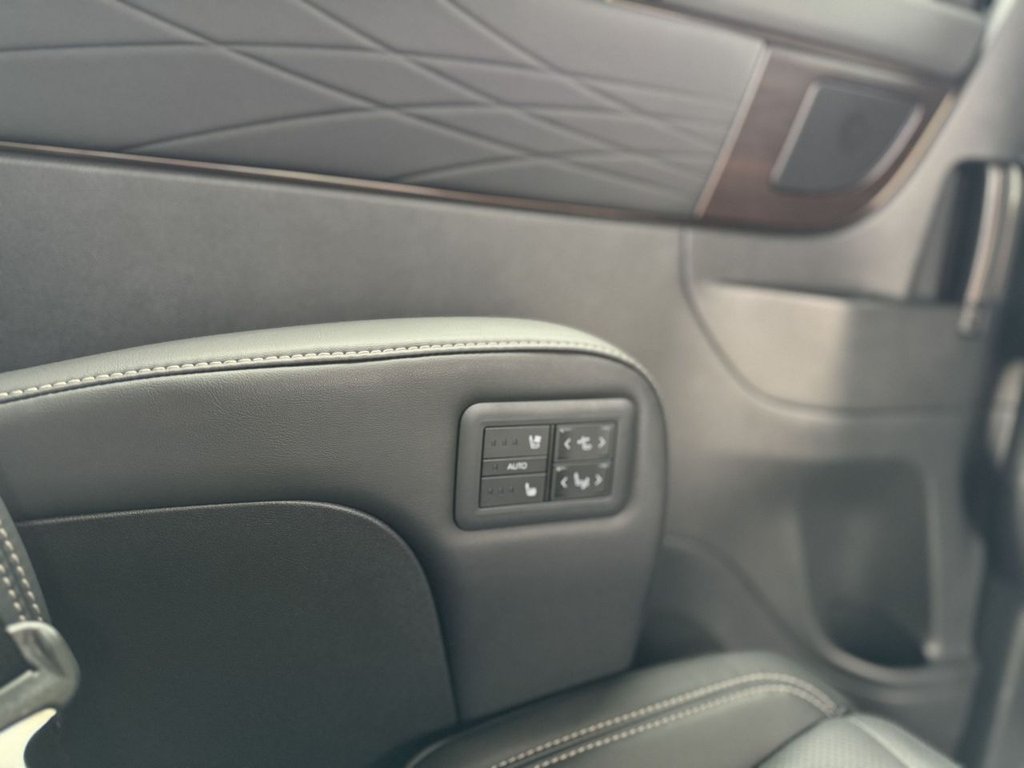 Used Toyota Alphard 2024 for sale - 78162425: Photo 24