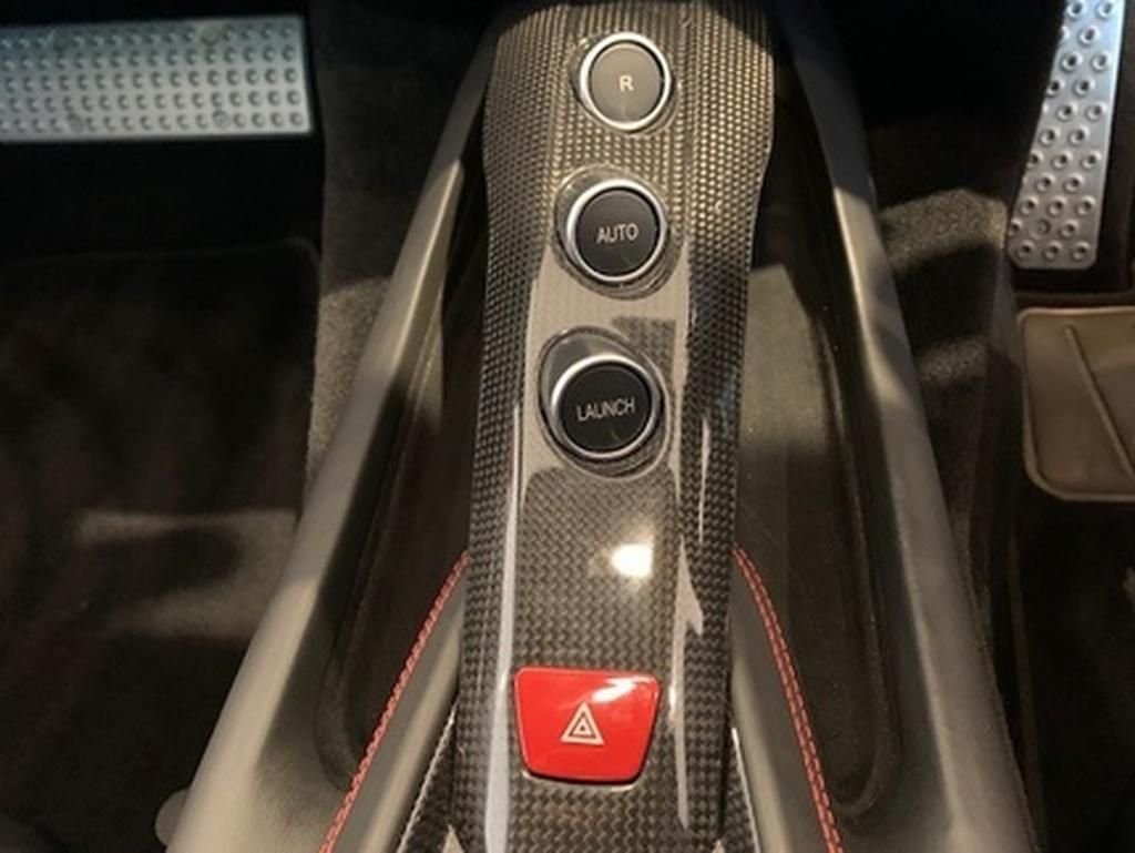 Used Ferrari F12 Berlinetta 2015 for sale - 76605196: Photo 7