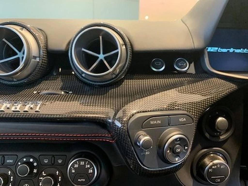 Used Ferrari F12 Berlinetta 2015 for sale - 76605196: Photo 8