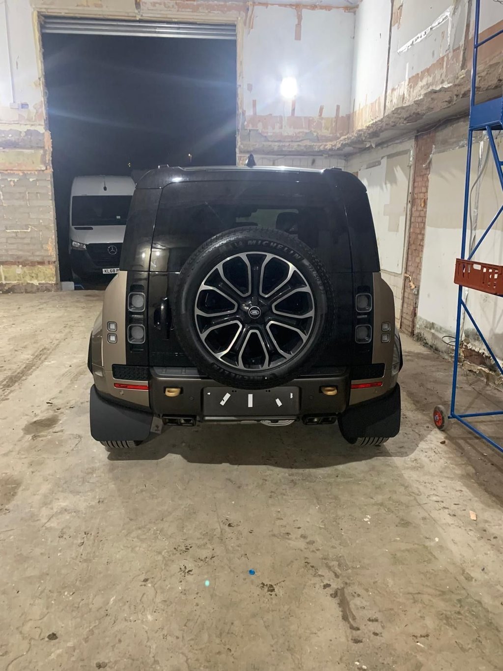 Used Land Rover Defender 2025 for sale - 77547423: Photo 4