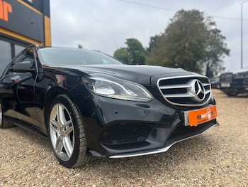 Used Mercedes-Benz E Class 2013 for sale - 76228988: Photo 2