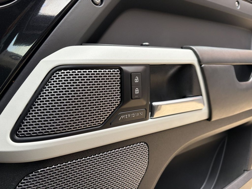 Used Land Rover Defender 2020 for sale - 78162504: Photo 25