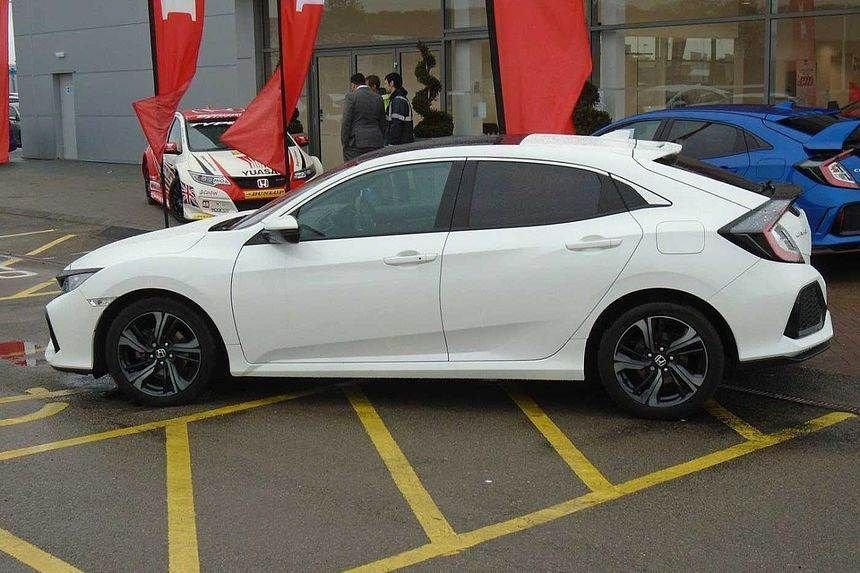 Used Honda Civic 2017 for sale - 78162516: Photo 2
