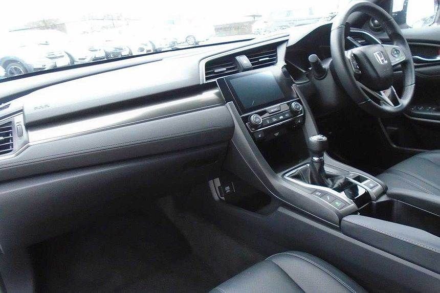 Used Honda Civic 2017 for sale - 78162516: Photo 6