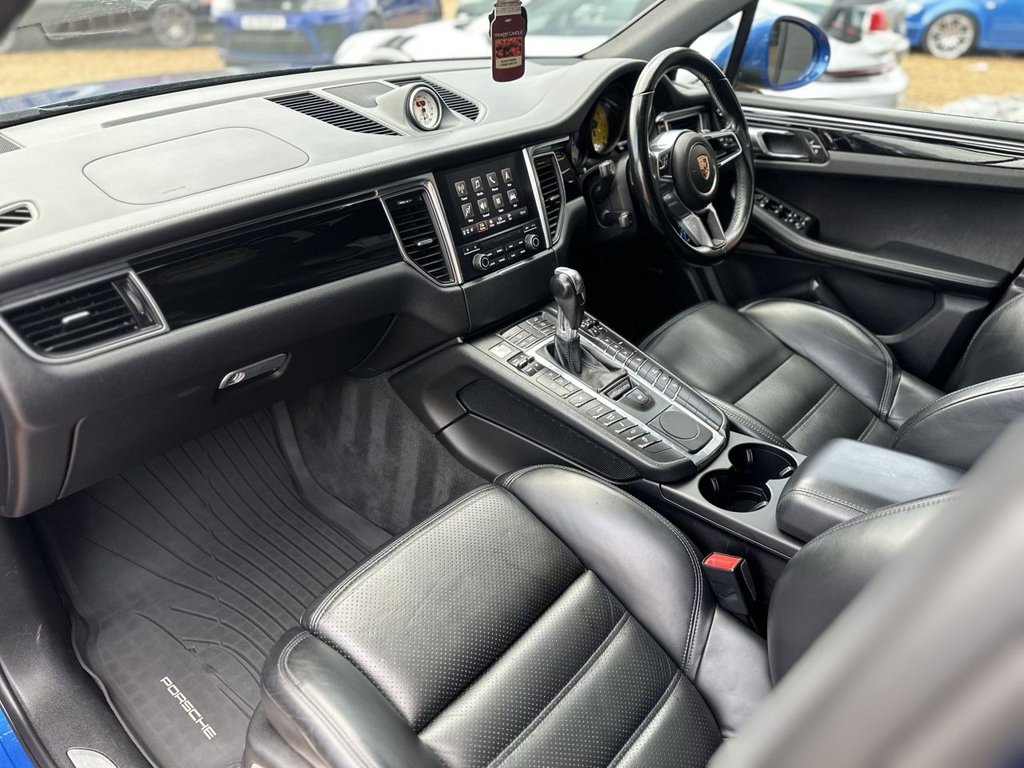 Used Porsche Macan 2017 for sale - 77384070: Photo 18