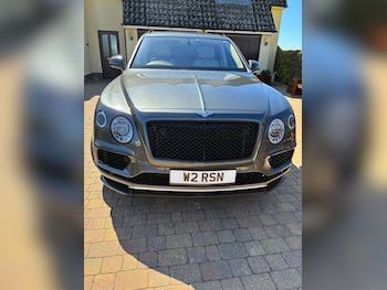Used Bentley Bentayga 2017 for sale - 78539828: Photo