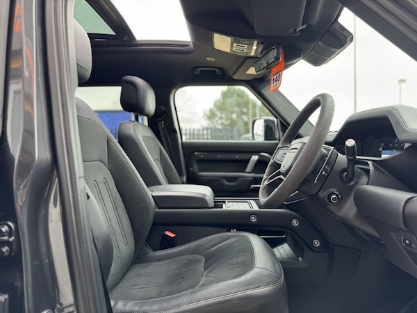 Used Land Rover Defender 2023 for sale - 74617201: Photo 27