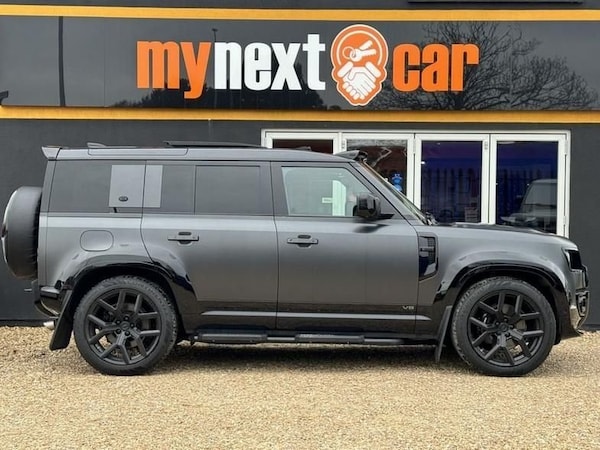 Used Land Rover Defender 2023 for sale - 74617201: Photo 7
