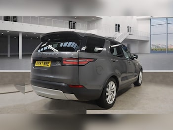 Used Land Rover Discovery 2017 for sale - 76118927: Photo 4