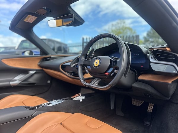 Used Ferrari SF90 Stradale 2022 for sale - 74575394: Photo 21