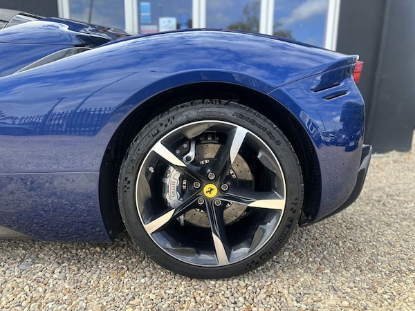 Used Ferrari SF90 Stradale 2022 for sale - 74575394: Photo 8