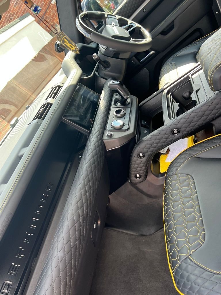 Used Land Rover Defender 2020 for sale - 76527164: Photo 7