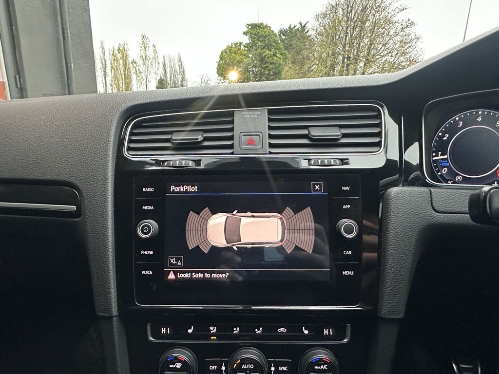 Used Volkswagen Golf 2017 for sale - 76582788: Photo 18