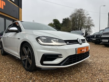 Used Volkswagen Golf 2017 for sale - 76582788: Photo