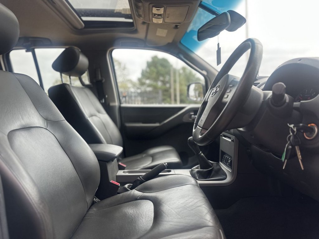 Used Nissan Navara 2010 for sale - 76797685: Photo 12